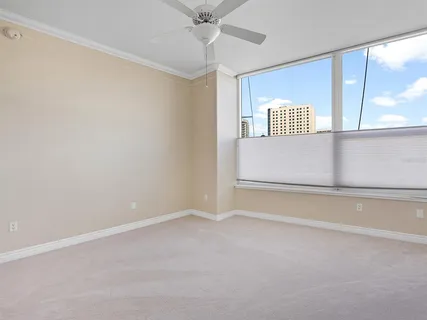 $1,550,000 | 1233 North Gulfstream Avenue, Unit 401, Sarasota, FL 34236