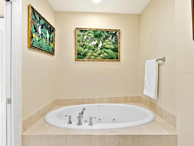 $1,650,000 | 1233 North Gulfstream Avenue, Unit 401, Sarasota, FL 34236