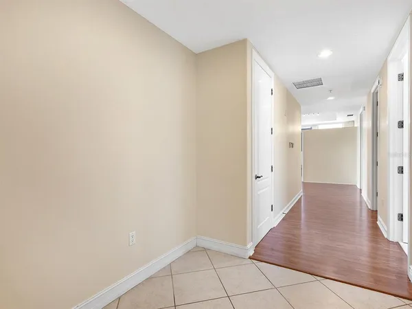 $1,550,000 | 1233 North Gulfstream Avenue, Unit 401, Sarasota, FL 34236