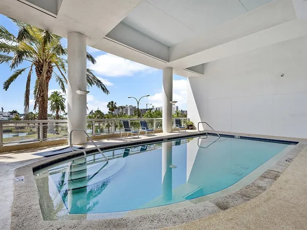 $1,550,000 | 1233 North Gulfstream Avenue, Unit 401, Sarasota, FL 34236