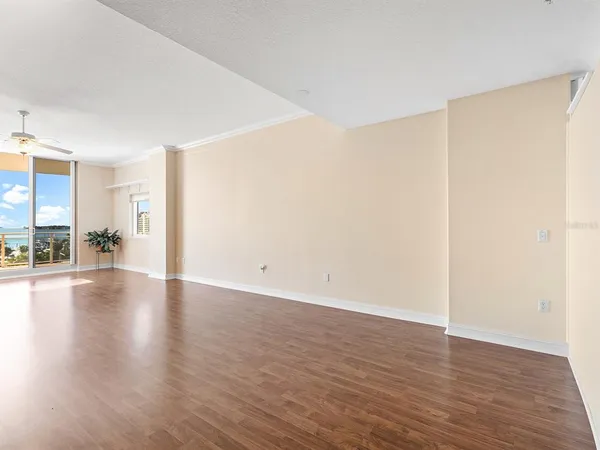 $1,550,000 | 1233 North Gulfstream Avenue, Unit 401, Sarasota, FL 34236