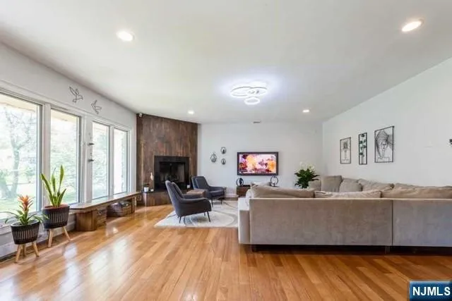 $10,000 | 214 Durie Avenue, Closter, NJ 07624