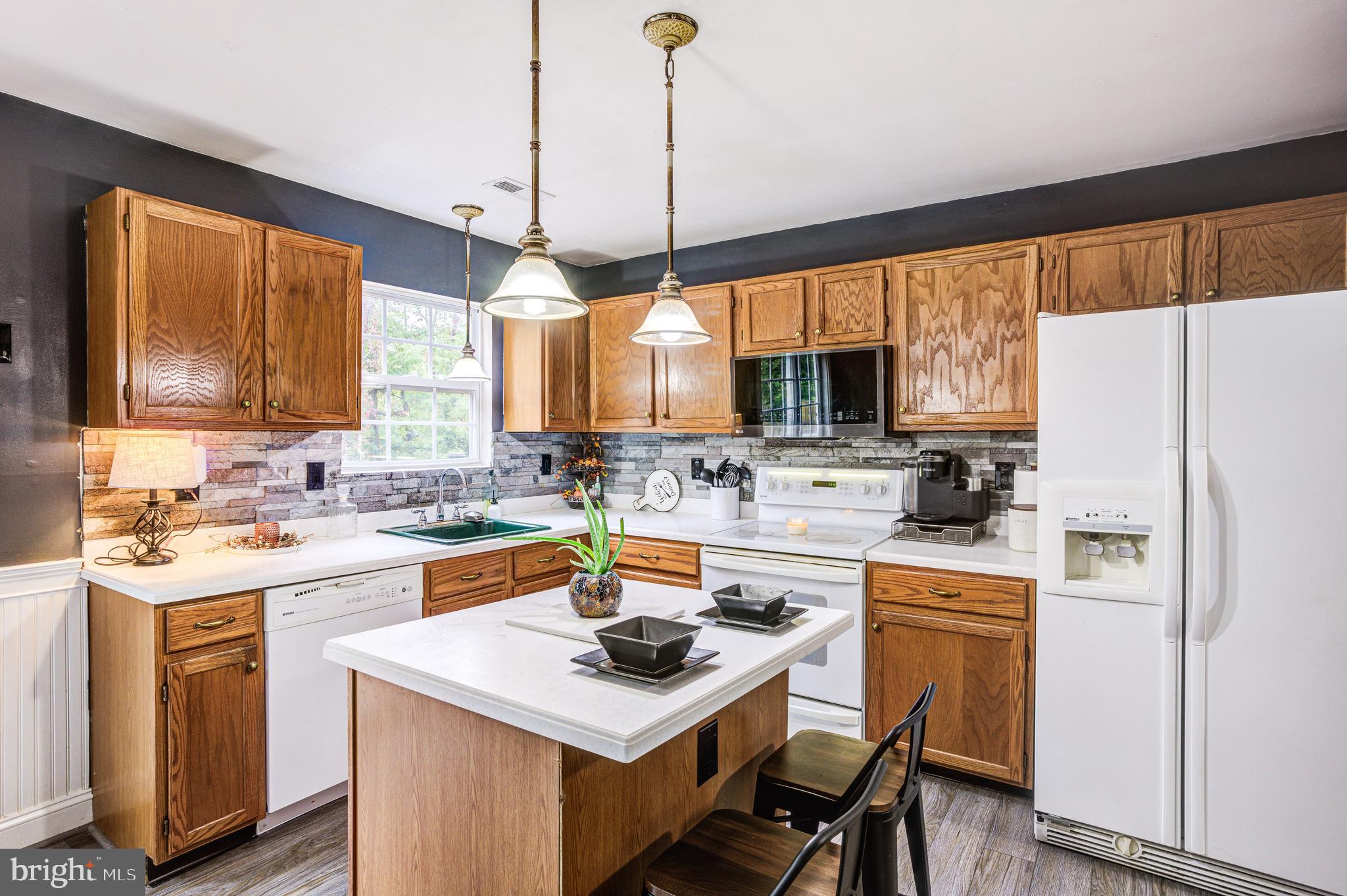 257 Green Fern Way Halethorpe, MD 21227 - Photo 4 of 36 Plenty of cabinetry and space to entertain