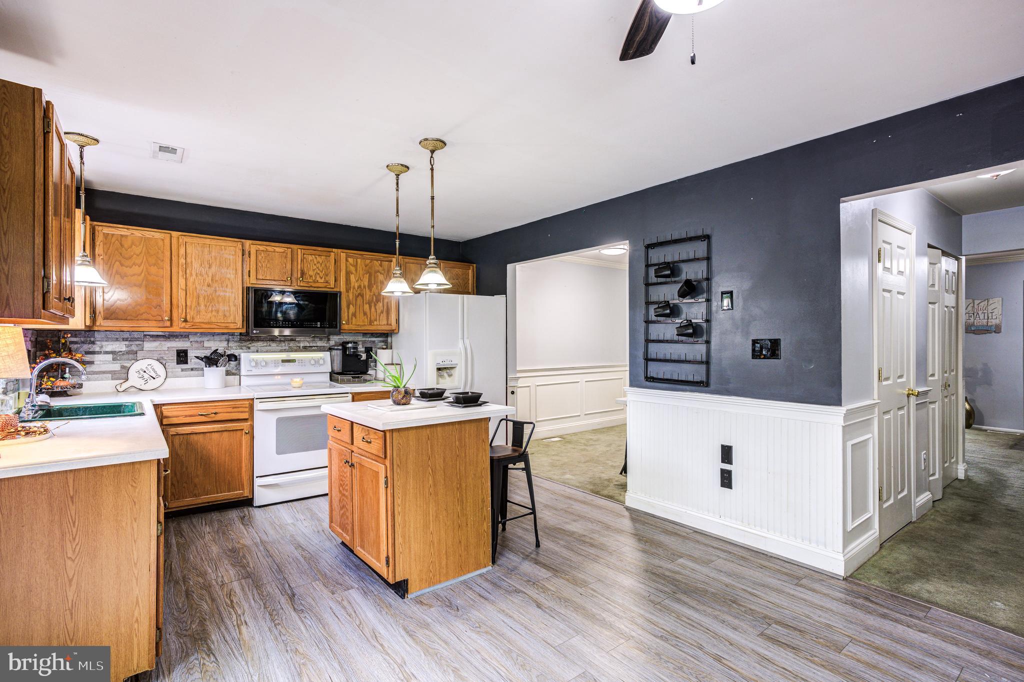 257 Green Fern Way Halethorpe, MD 21227 - Photo 8 of 36 Kitchen Island for eating
