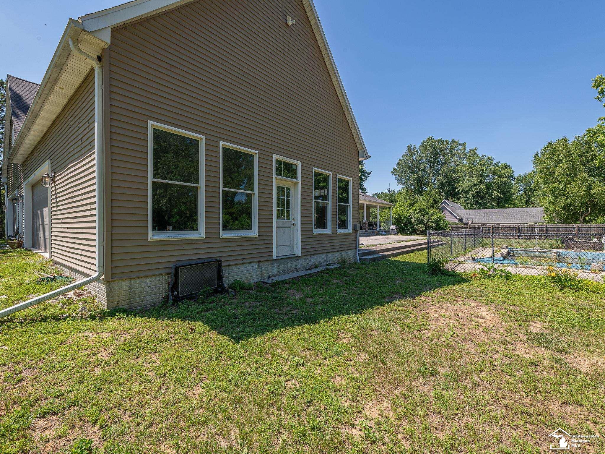 8340 Adler Road Lambertville, MI 48144 - Photo 11 of 15