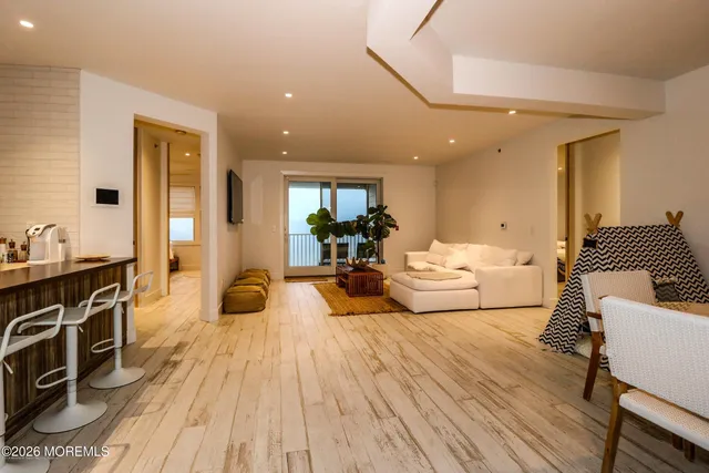 $3,950 | 33 Cooper Avenue, Unit 403, Long Branch, NJ 07740