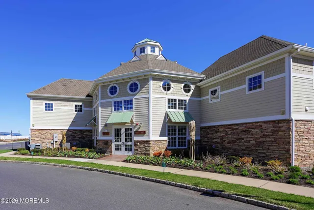 $3,950 | 33 Cooper Avenue, Unit 403, Long Branch, NJ 07740