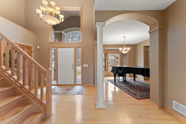 $667,700 | 8915 Tewsbury Gate, Maple Grove, MN 55311