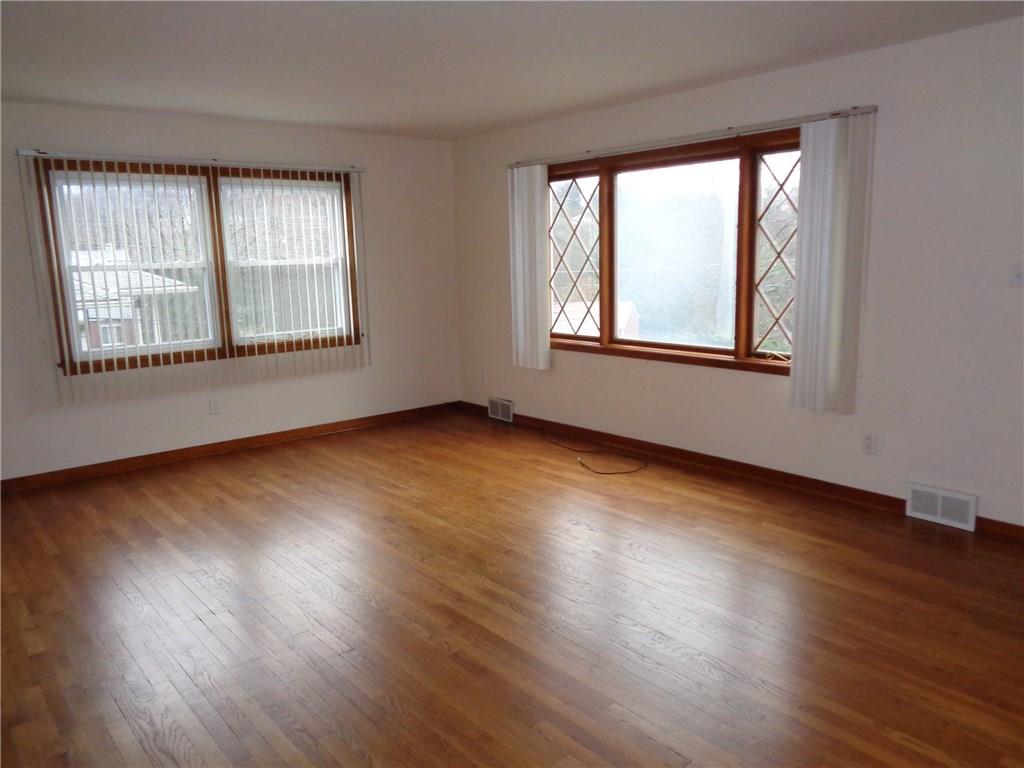 3748 Margate Road Churchill, PA 15221 - Photo 4 of 15 Living Room