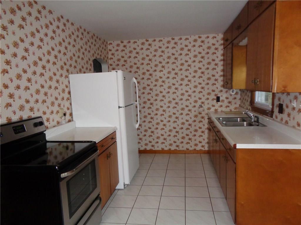 3748 Margate Road Churchill, PA 15221 - Photo 6 of 15 Kitchen-appliances included