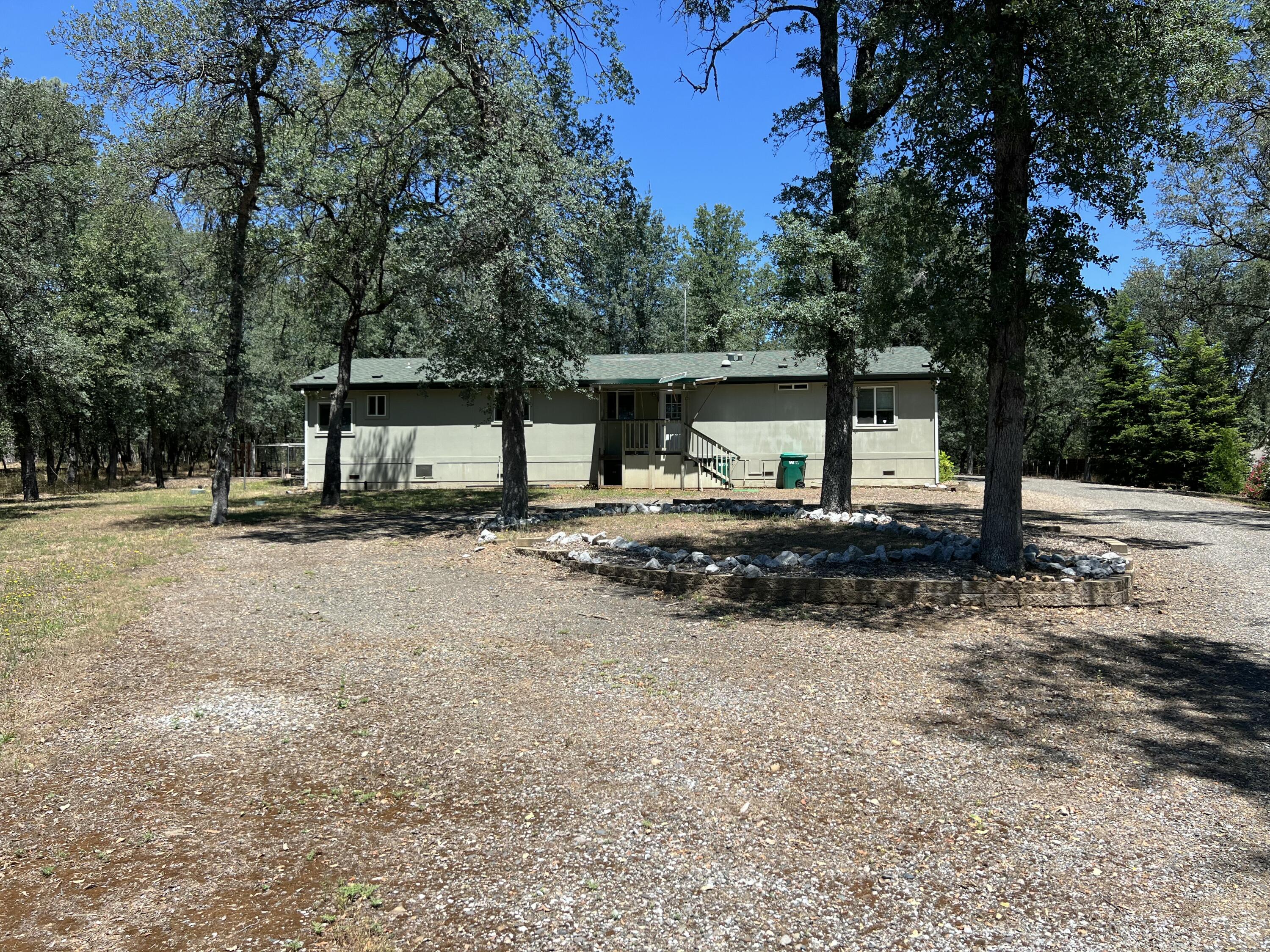 21566 Old Alturas Road Redding, CA 96003 - Photo 5 of 6 Back of House