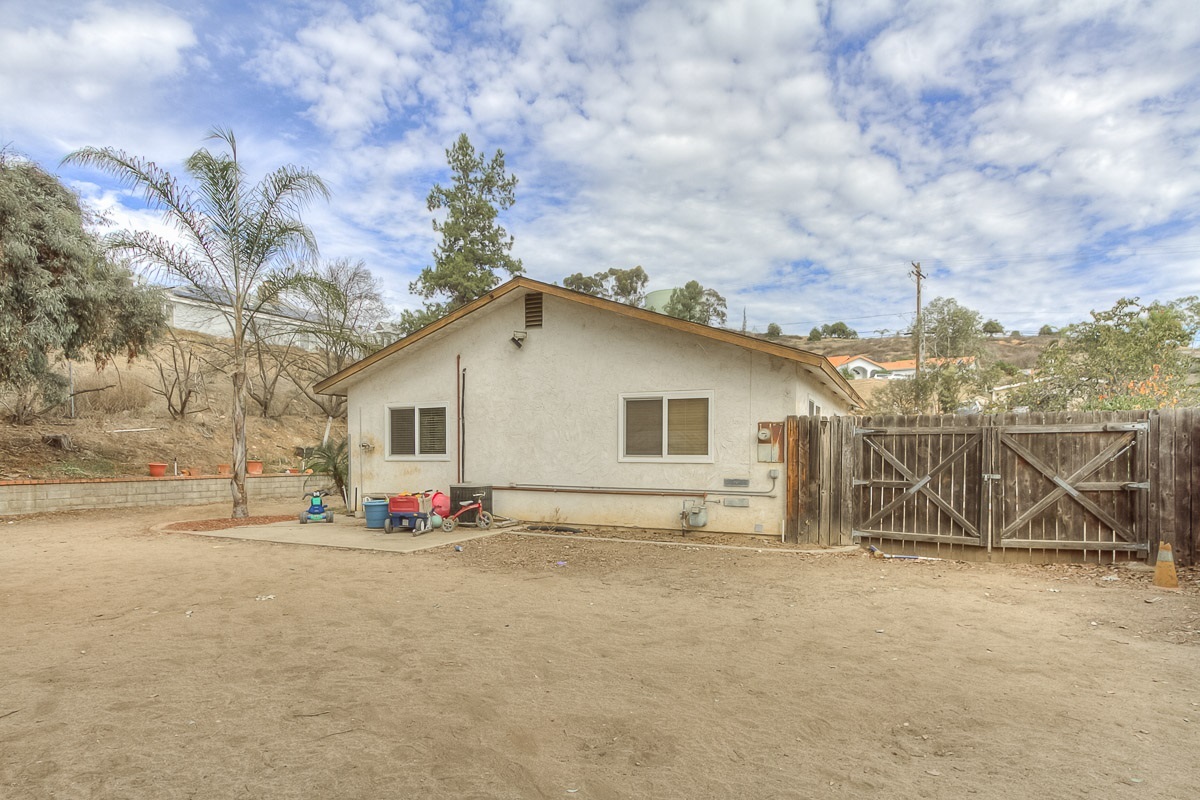 12427 Gay Rio Drive Lakeside, CA 92040 - Photo 17 of 19 Gallery Image 17