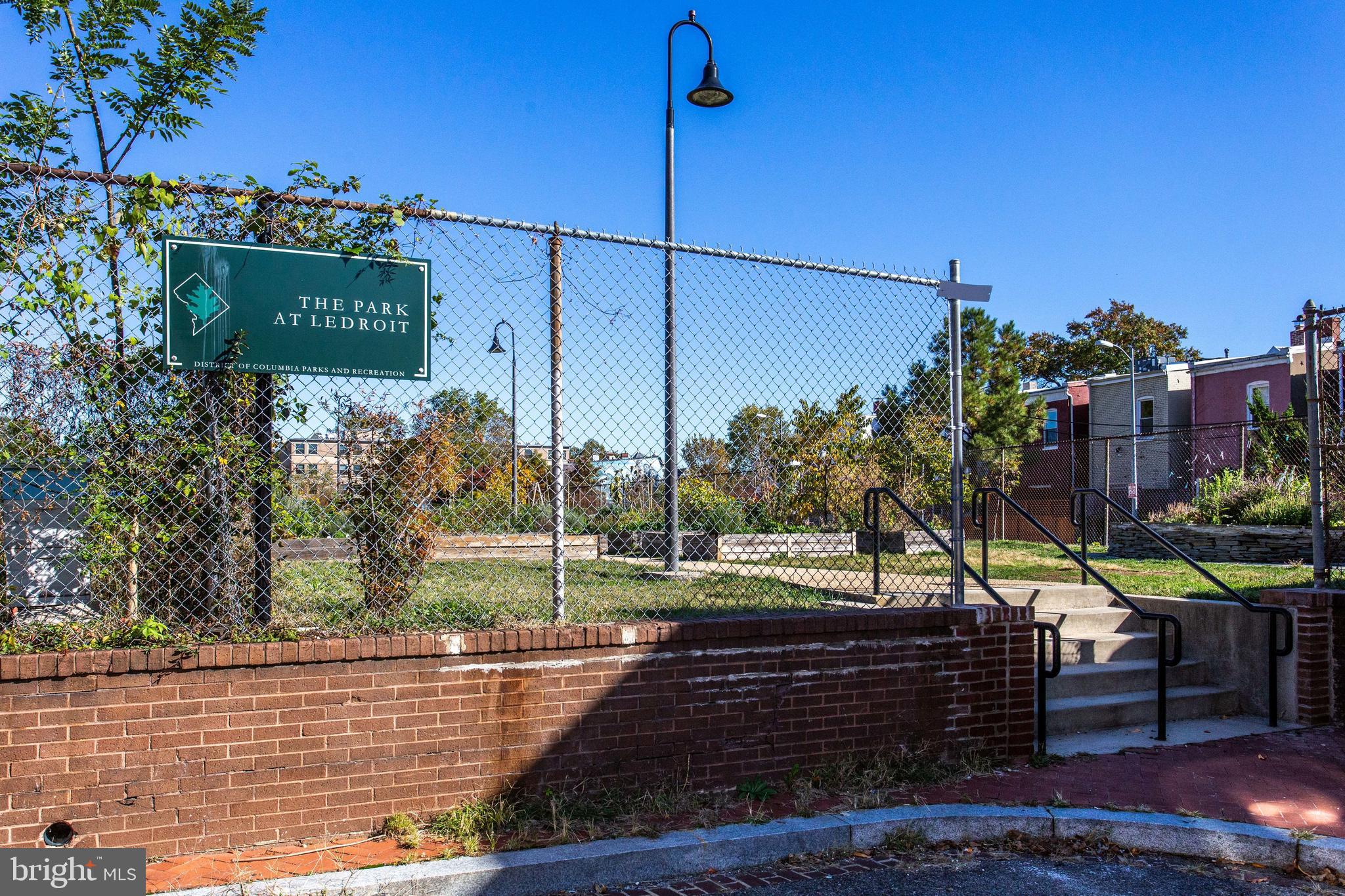 424 Oakdale Place Northwest Washington, DC 20001 - Photo 26 of 35