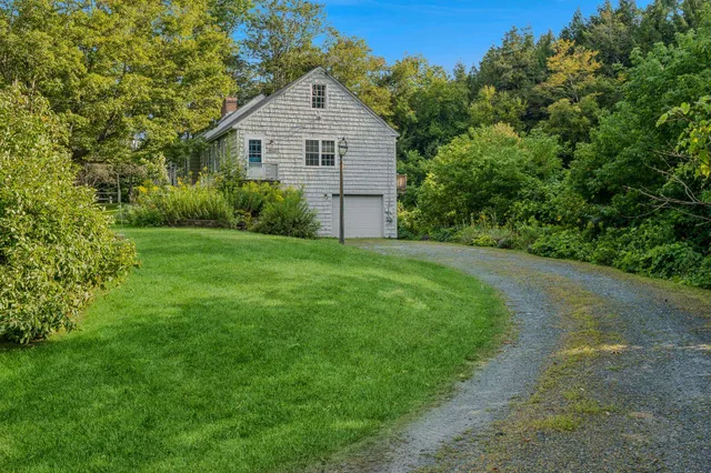 $869,000 | 3961 Hartland Hill Road, Woodstock, VT 05091