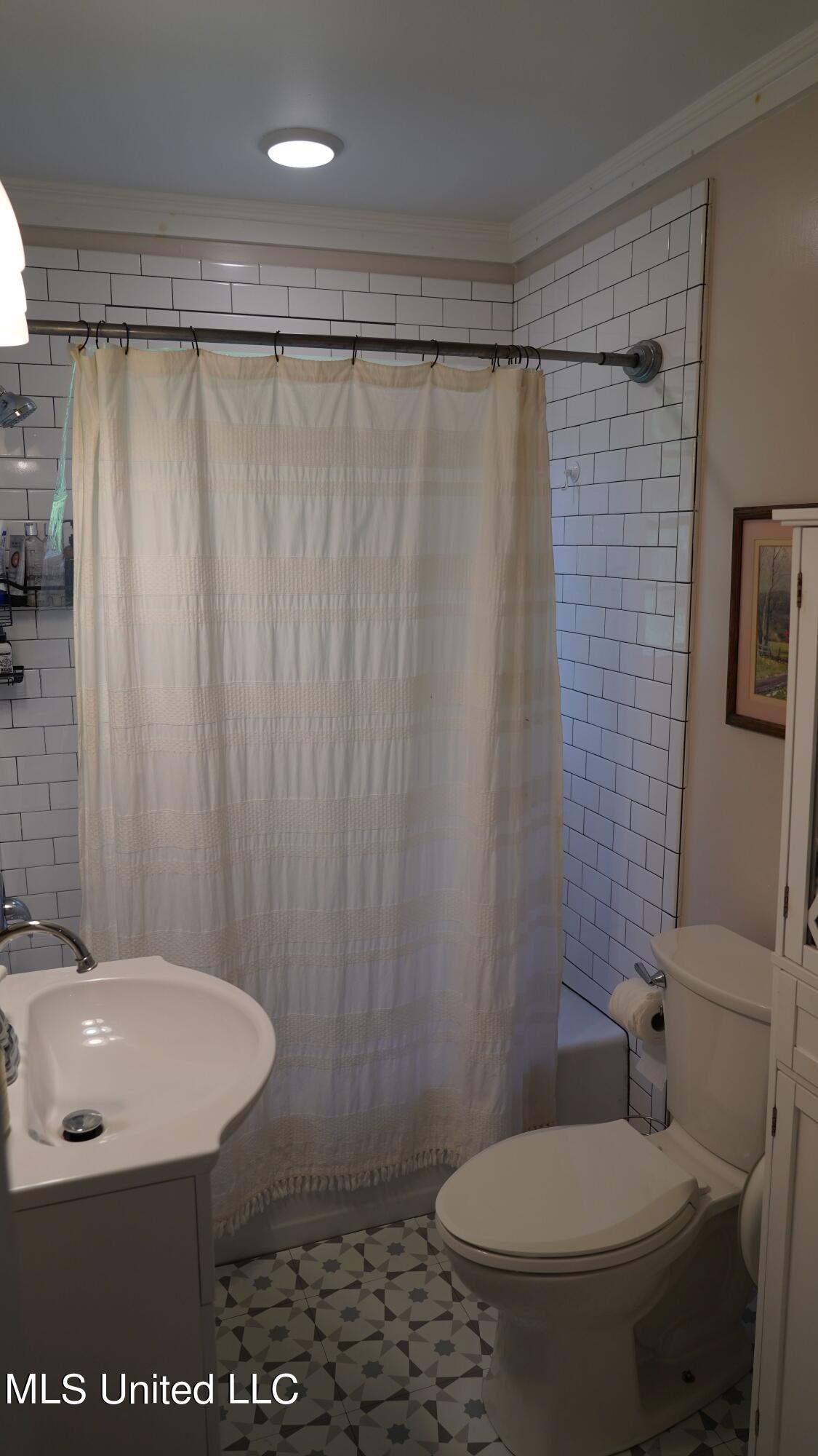 3490 Sand Hill Road Lexington, MS 39095 - Photo 11 of 25 Bathroom