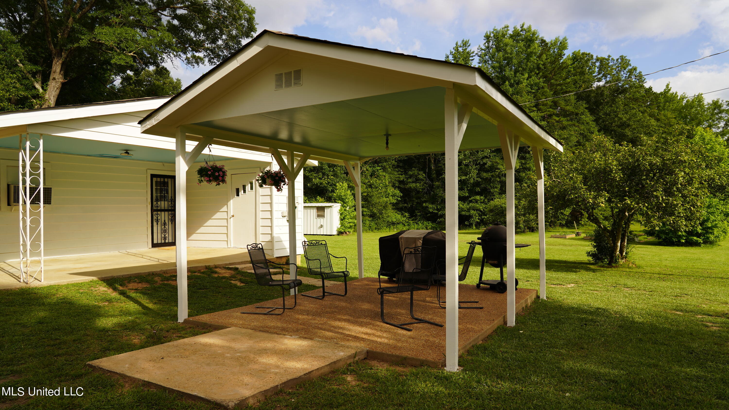 Detached Porch