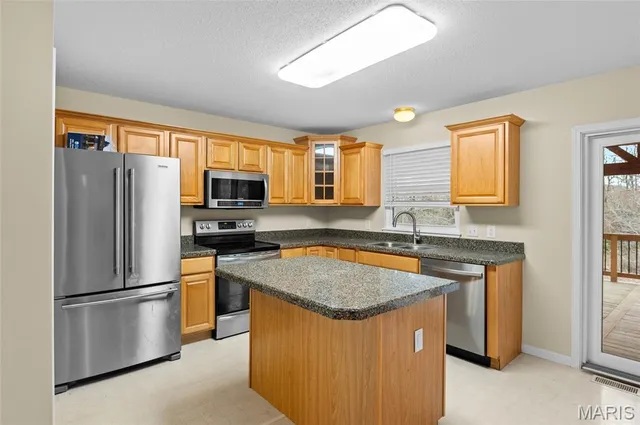 $400,000 | 17 Augusta Court, Maryville, IL 62062