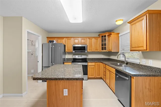 $400,000 | 17 Augusta Court, Maryville, IL 62062