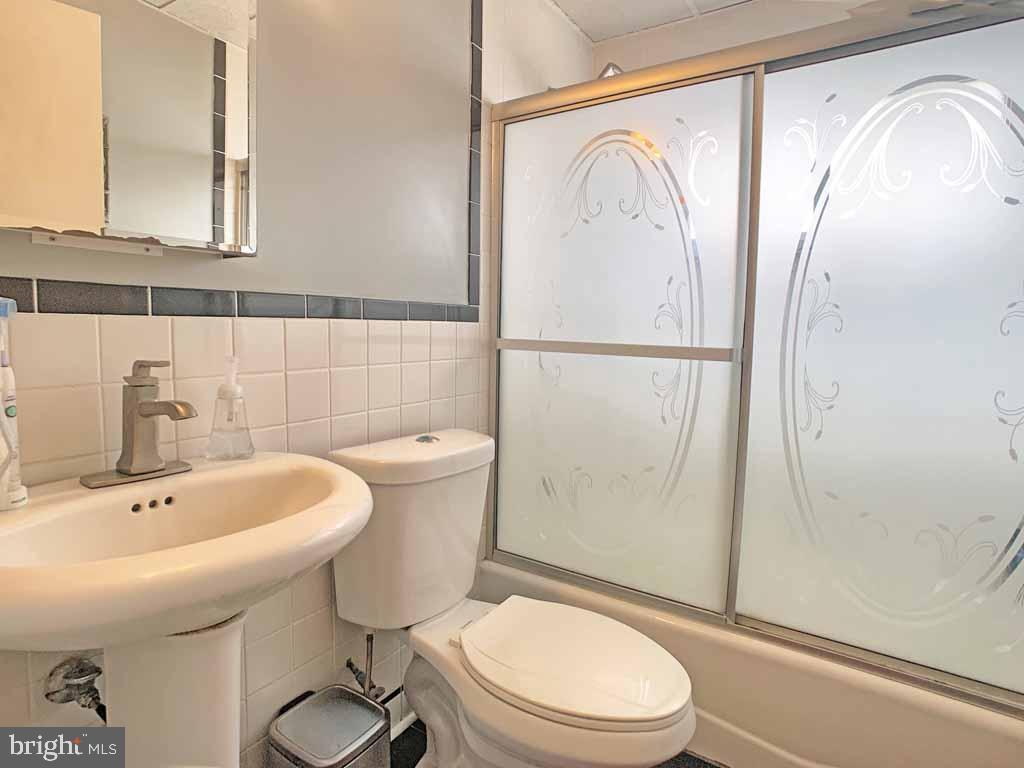 45 Quail Road Levittown, PA 19057 - Photo 13 of 24 Gallery Image 13