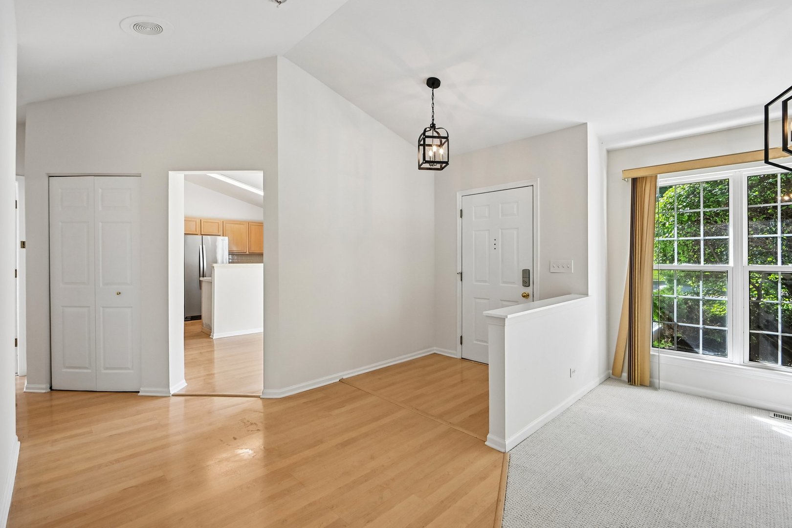 298 Haber Road Cary, IL 60013 - Photo 6 of 39 Gallery Image 6