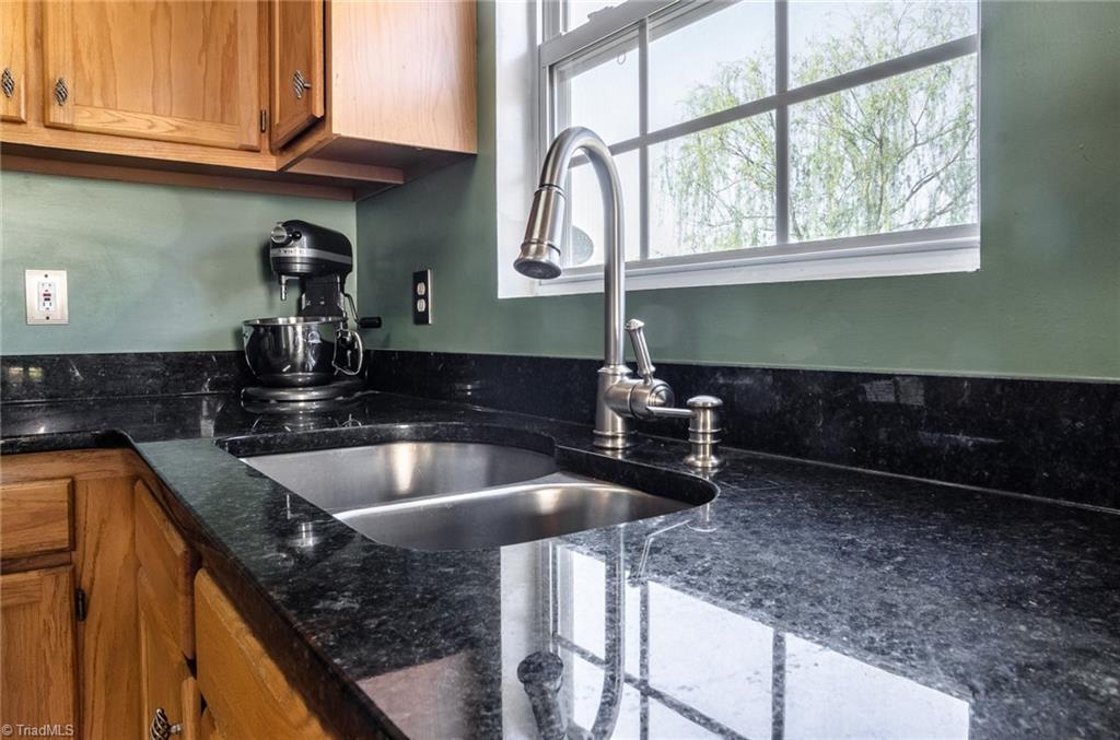 2457 Shadow Valley Road High Point, NC 27265 - Photo 8 of 24 Gallery Image 8