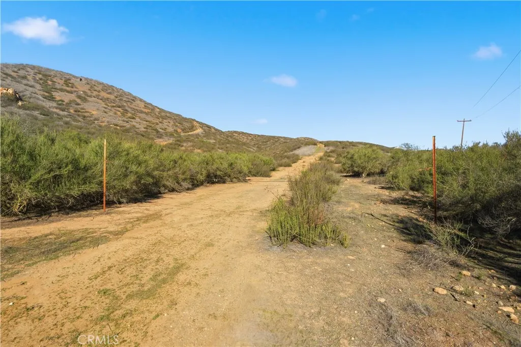 33850 Stage Temecula, CA 92592 - Photo 13 of 13 a view of a dry yard
