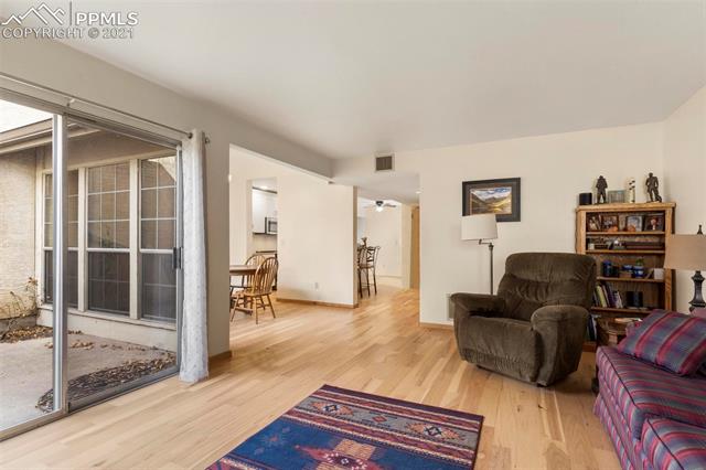 3330 Templeton Gap Road, Unit 34 Colorado Springs, CO 80907 - Photo 14 of 28