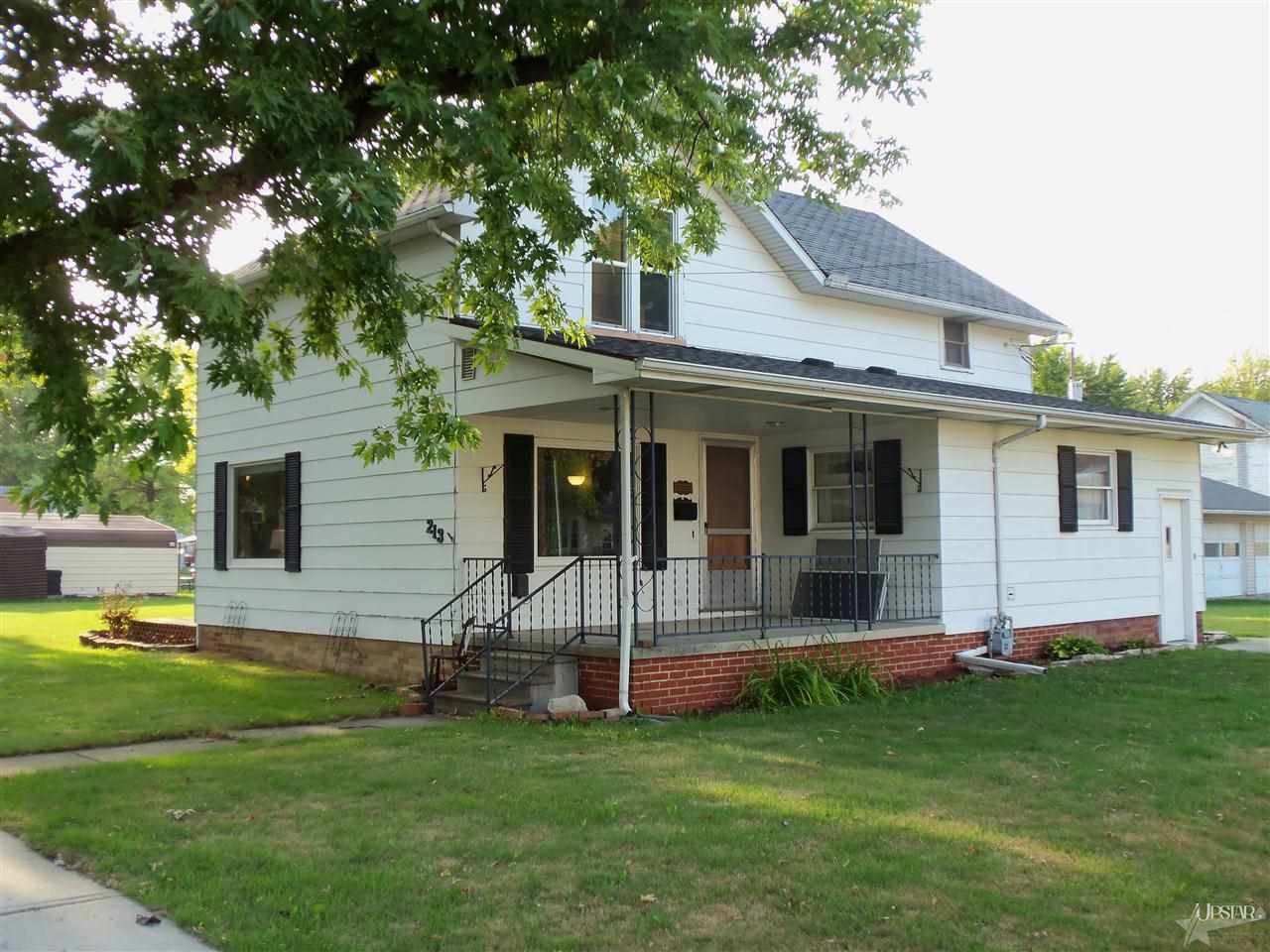 213 East Oak Street Butler, IN 46721 - Photo 1 of 16