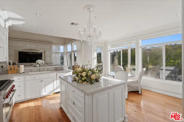 $13,950 | 3900 Hilton Head Way, Tarzana, CA 91356