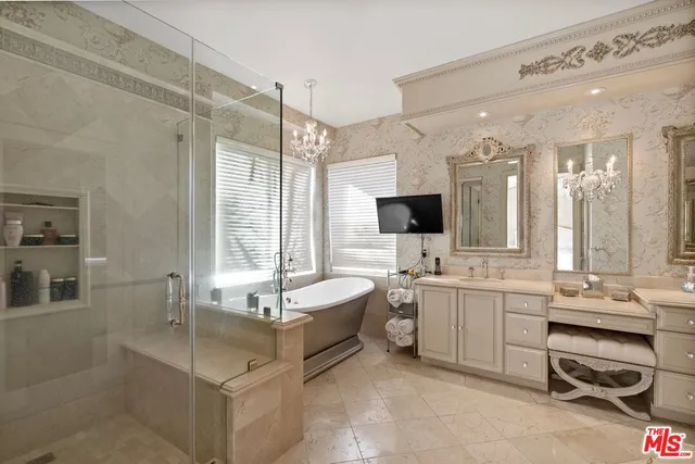 $13,950 | 3900 Hilton Head Way, Tarzana, CA 91356