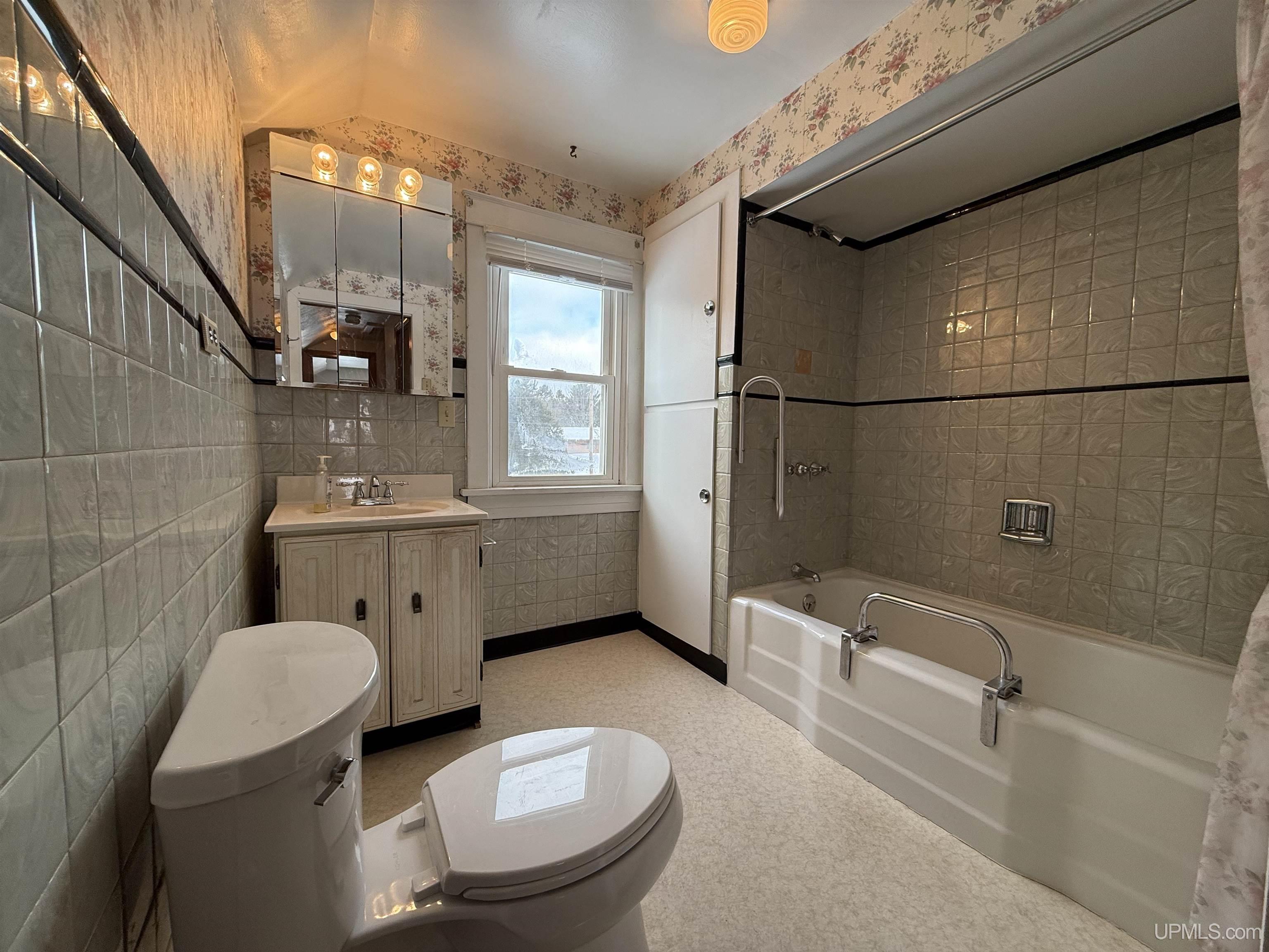 175 North Maple Street Gwinn, MI 49841 - Photo 20 of 24