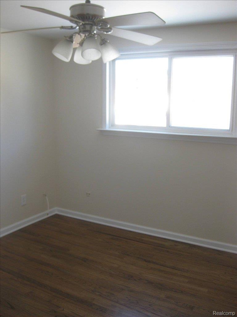 18633 Davidson Road Fraser, MI 48026 - Photo 12 of 15 Pictures 037