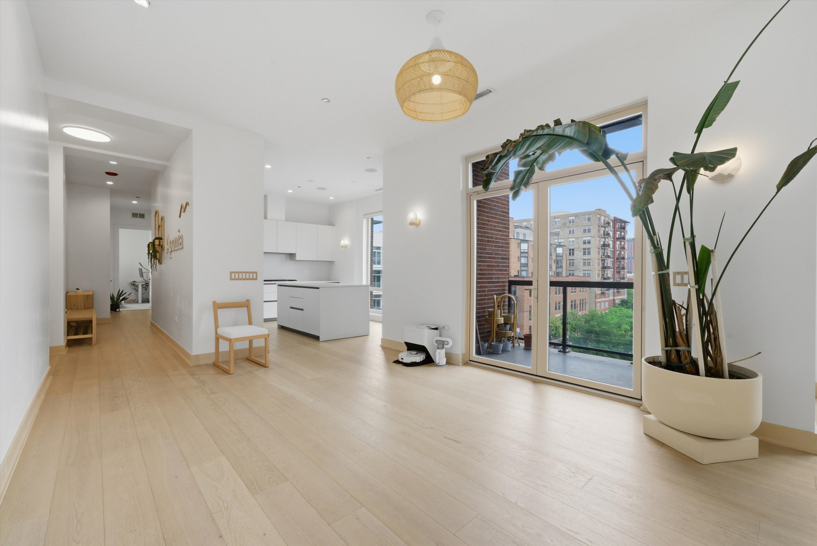 305 South Racine Avenue, Unit 5A Chicago, IL 60607 - Photo 10 of 32
