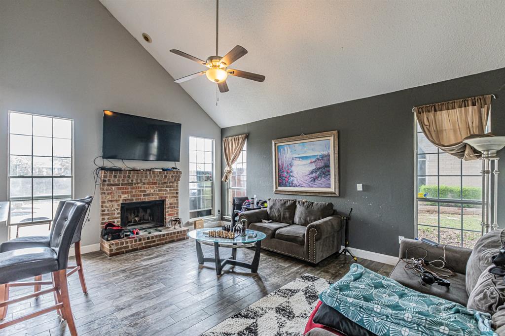 6601 Classen Trail Arlington, TX 76002 - Photo 3 of 25