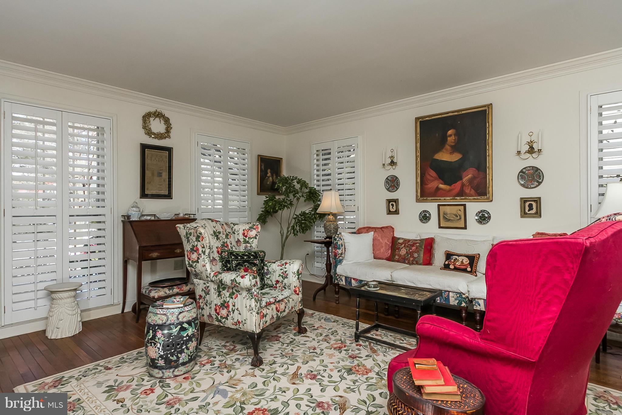 9 Charlesbrooke Road Baltimore, MD 21212 - Photo 5 of 30 Formal Living Room