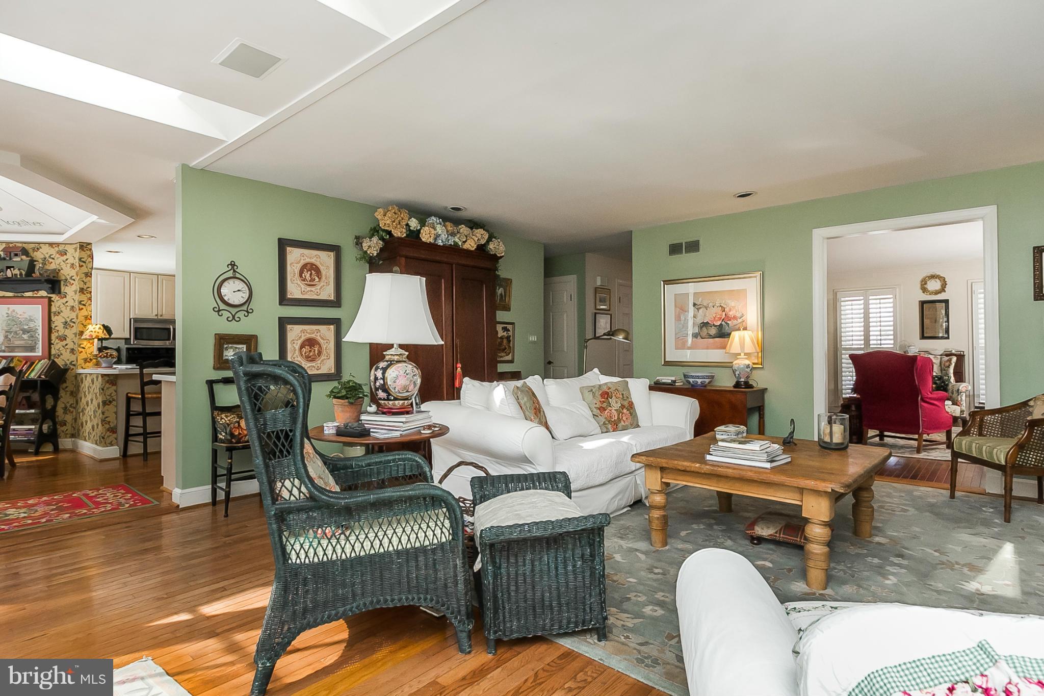 9 Charlesbrooke Road Baltimore, MD 21212 - Photo 7 of 30 Bright Open Family Room