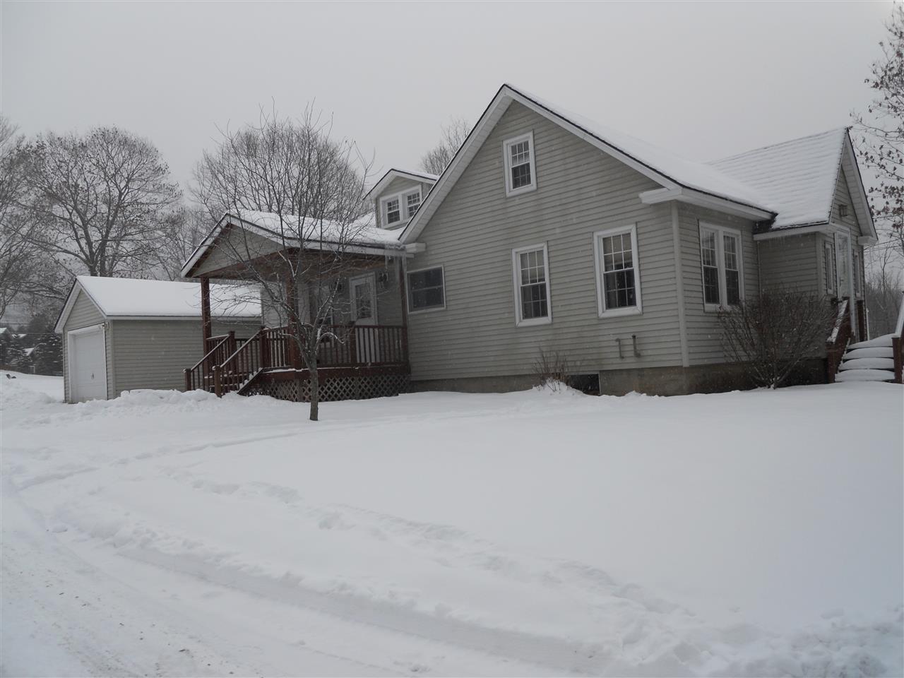 52 Post Road Rutland Town, VT 05701 - Photo 2 of 19