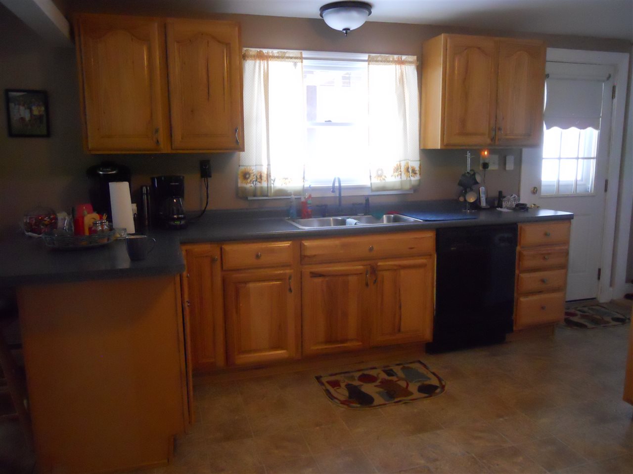 52 Post Road Rutland Town, VT 05701 - Photo 6 of 19
