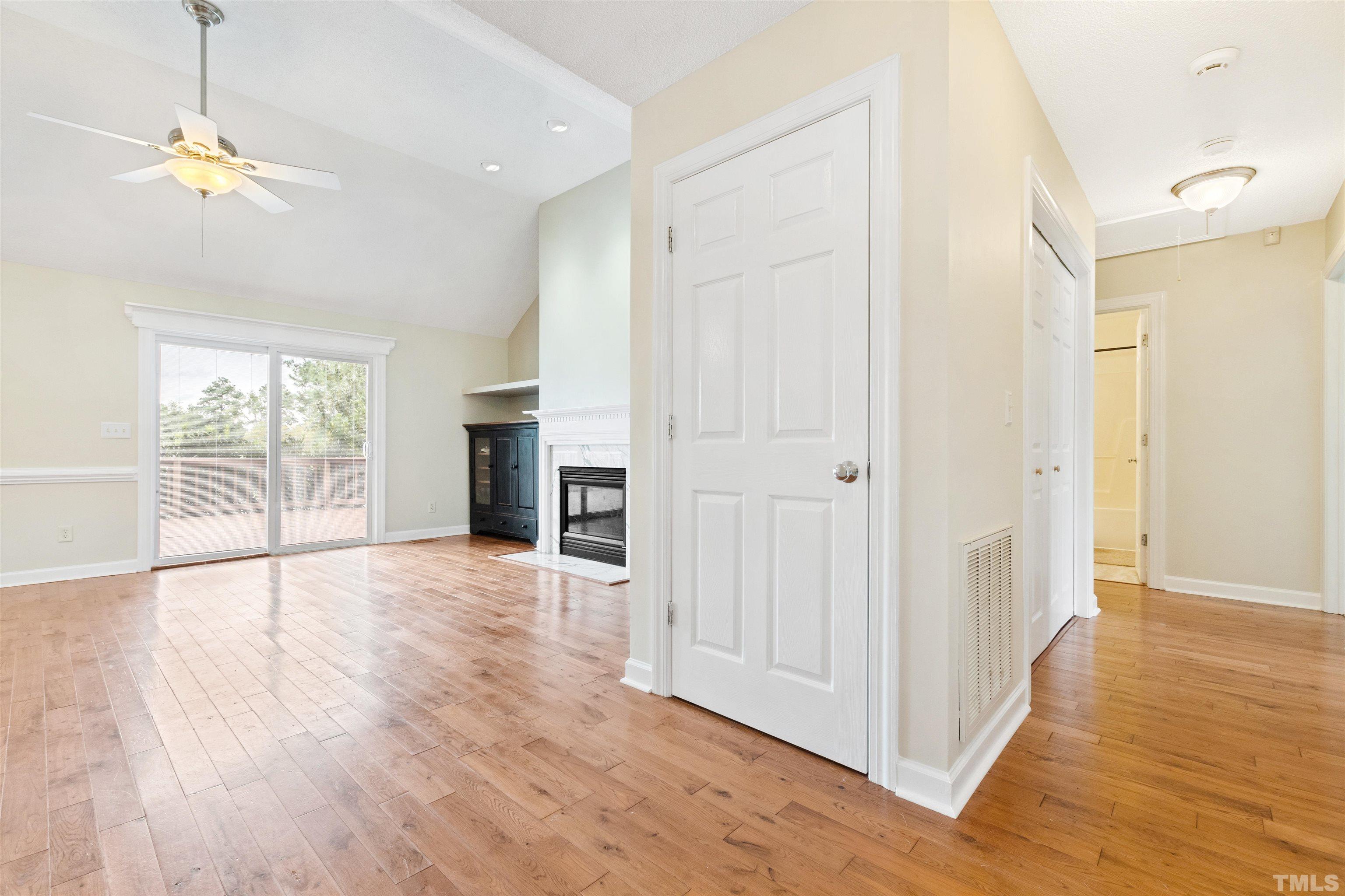 3572 East Garner Road Clayton, NC 27520 - Photo 4 of 35 Gallery Image 4
