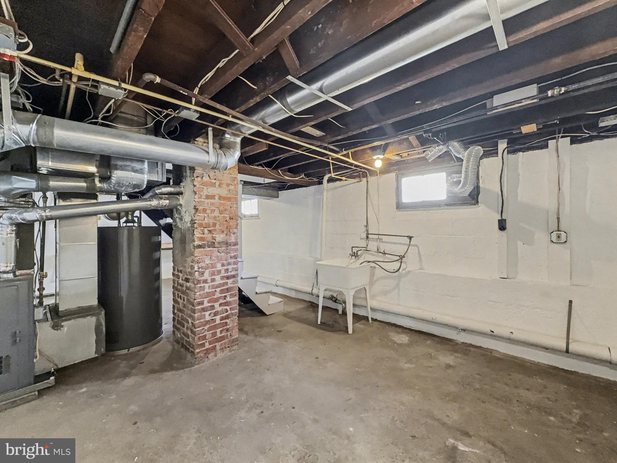 5505 Tramore Road Baltimore, MD 21214 - Photo 20 of 28 a view of empty room with wooden ceiling