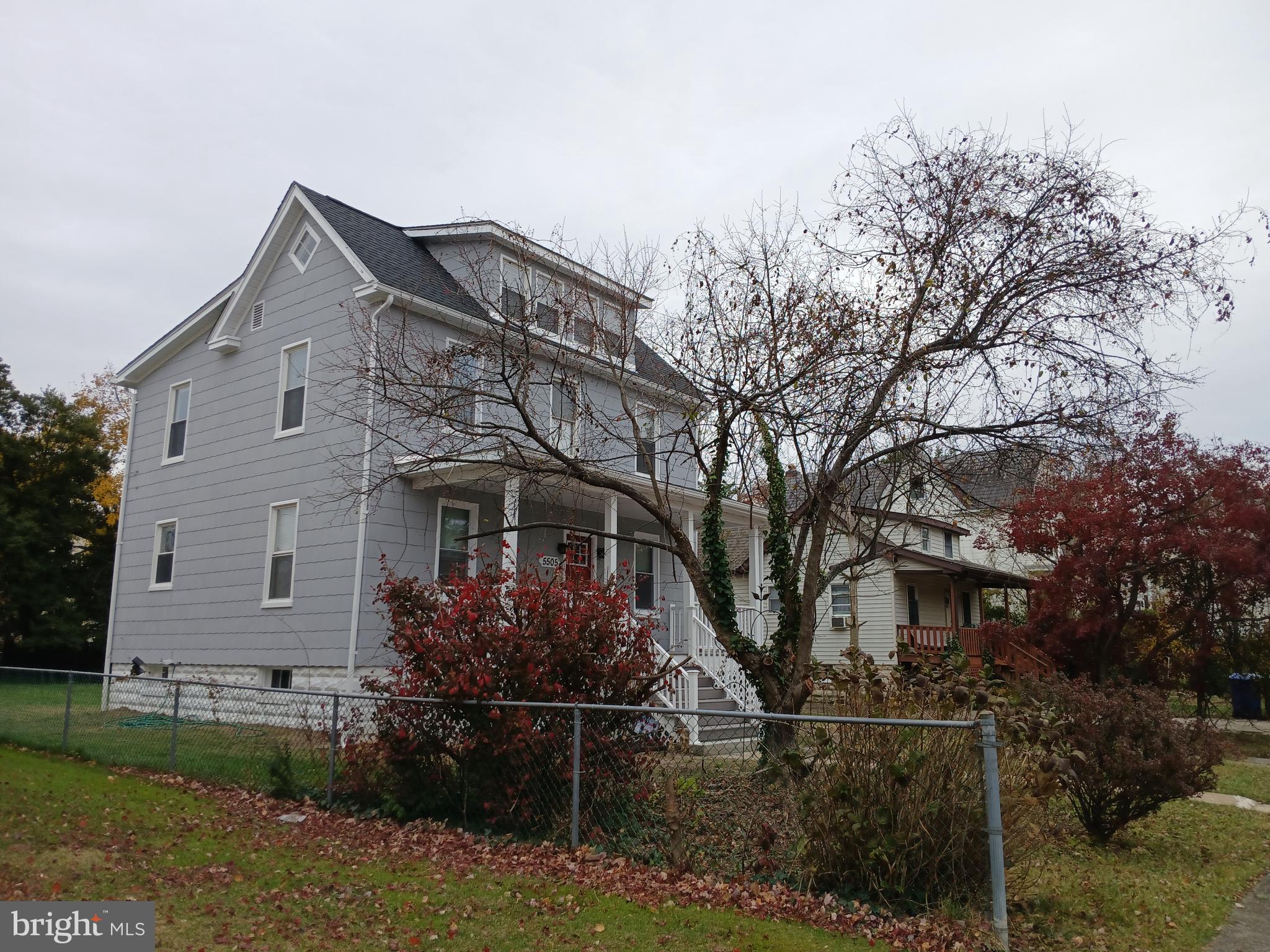 5505 Tramore Road Baltimore, MD 21214 - Photo 9 of 28 a front view of a house with garden