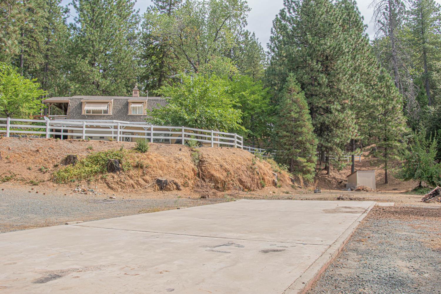 5010 Hope Mountain Road Georgetown, CA 95634 - Photo 4 of 42 a view of a pathway with a yard