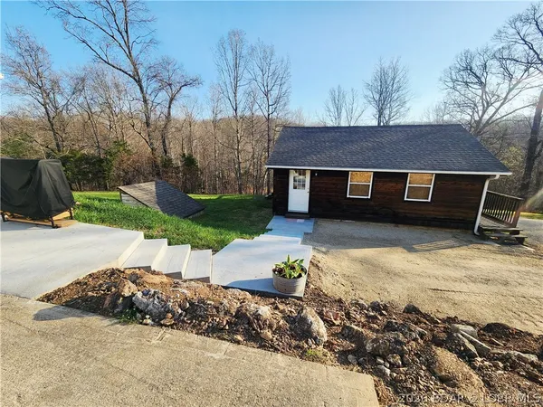 $930,000 | 18 Brown Road, Tuscumbia, MO 65082