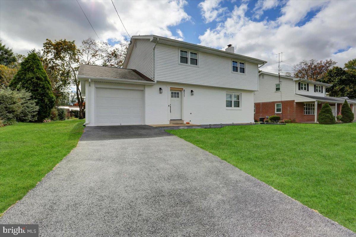 811 Fairview Road Carlisle, PA 17013 - Photo 4 of 56 Gallery Image 4