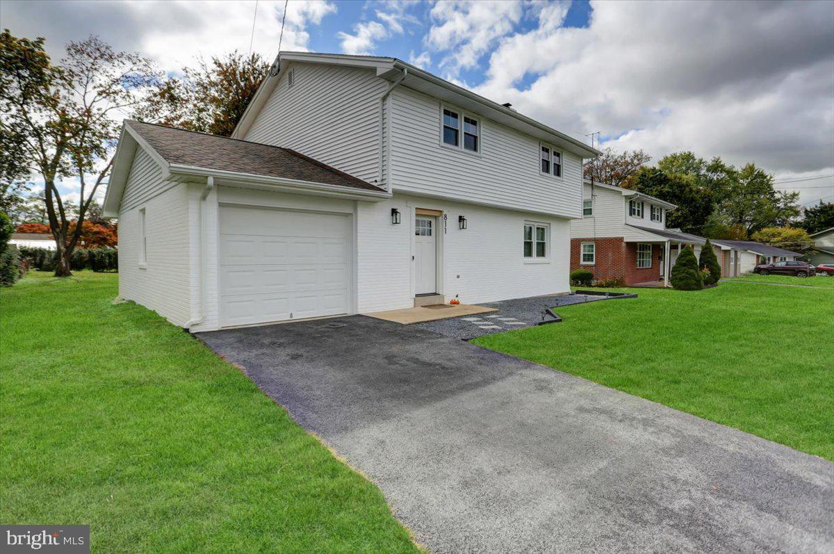811 Fairview Road Carlisle, PA 17013 - Photo 5 of 56 Gallery Image 5