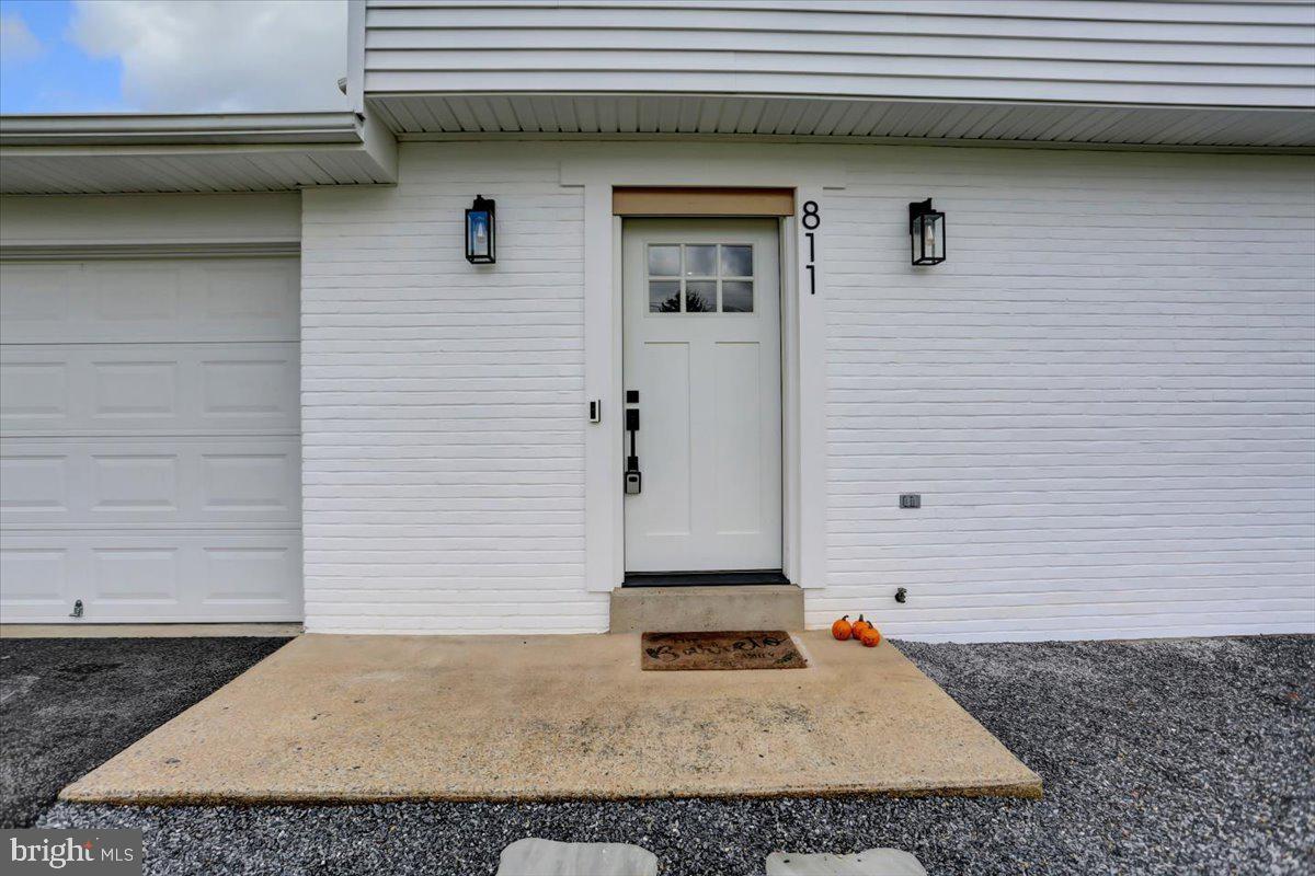 811 Fairview Road Carlisle, PA 17013 - Photo 6 of 56 Gallery Image 6