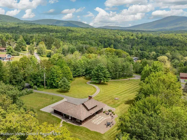 $715,000 | 122 Old Road, Windham, NY 12496