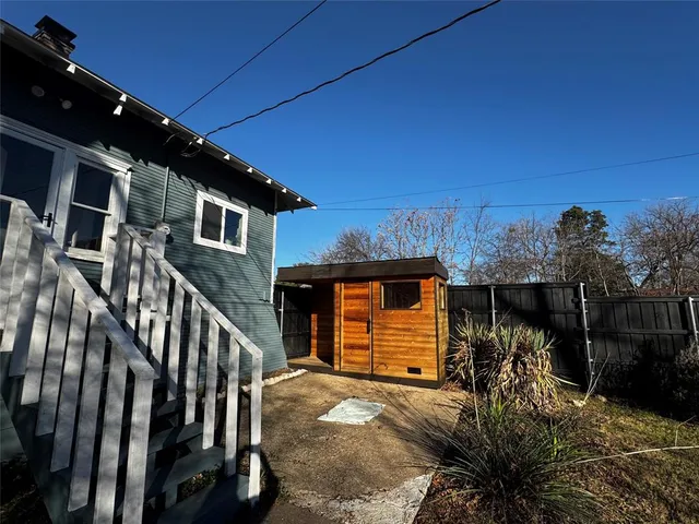 $2,400 | 1802 Seevers Avenue, Dallas, TX 75216