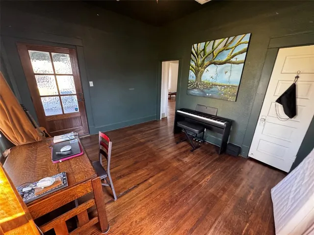 $2,400 | 1802 Seevers Avenue, Dallas, TX 75216