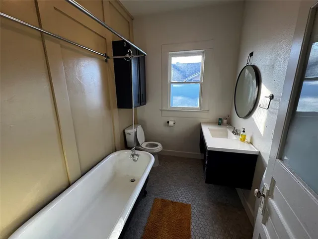 $2,400 | 1802 Seevers Avenue, Dallas, TX 75216